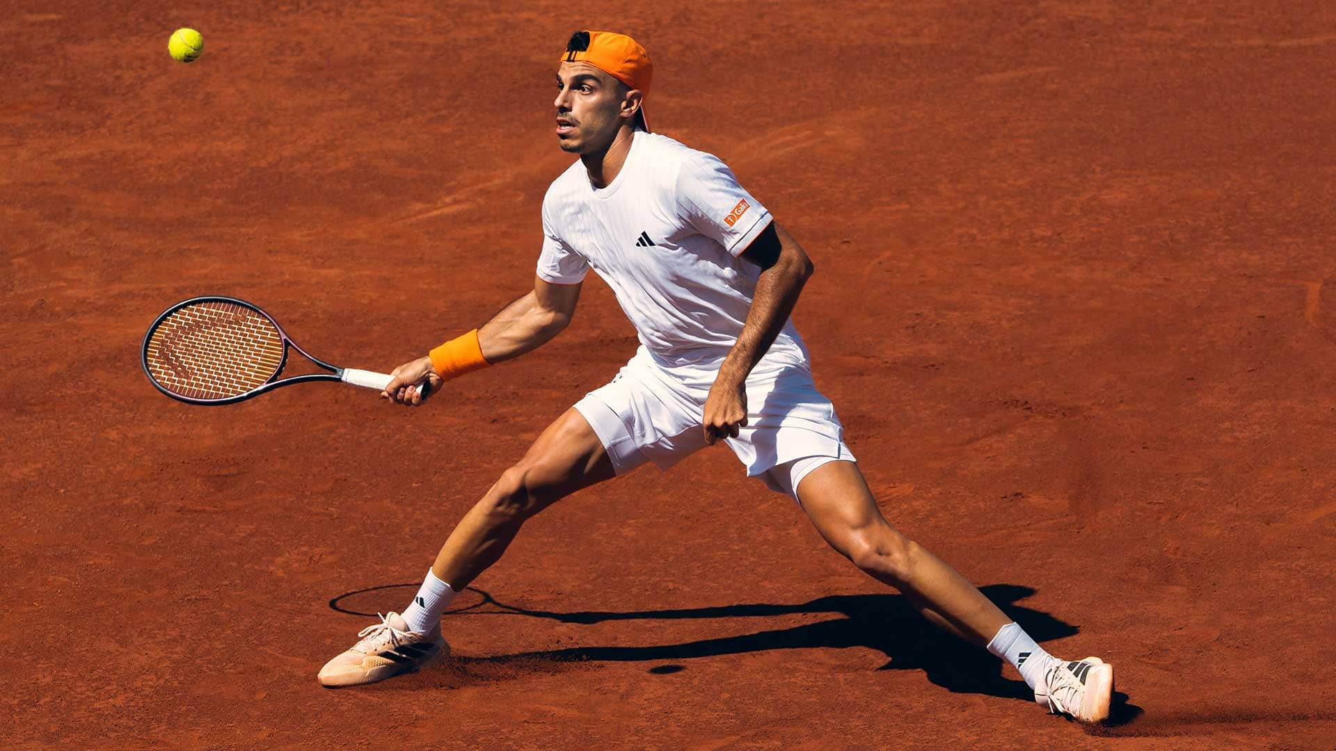 Cerundolo Dominates Nava, Marches On in Santiago Title Quest